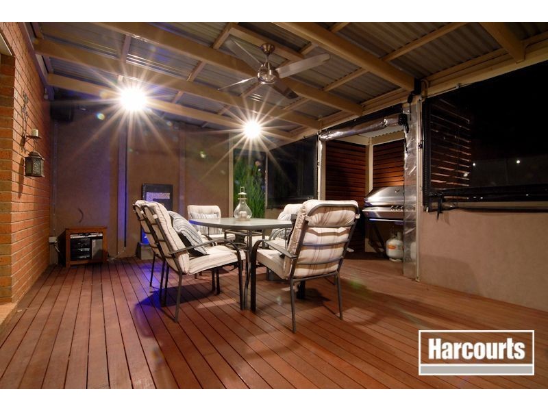 10 Friuli Place, Skye VIC 3977