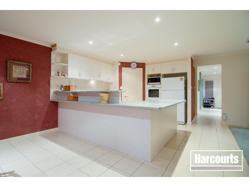 10 Friuli Place, Skye VIC 3977