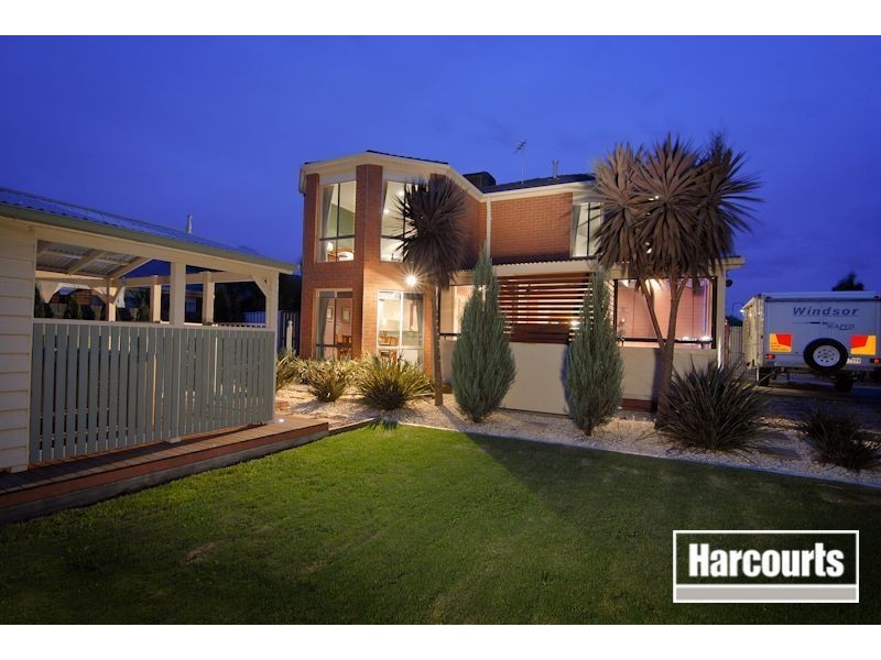 10 Friuli Place, Skye VIC 3977