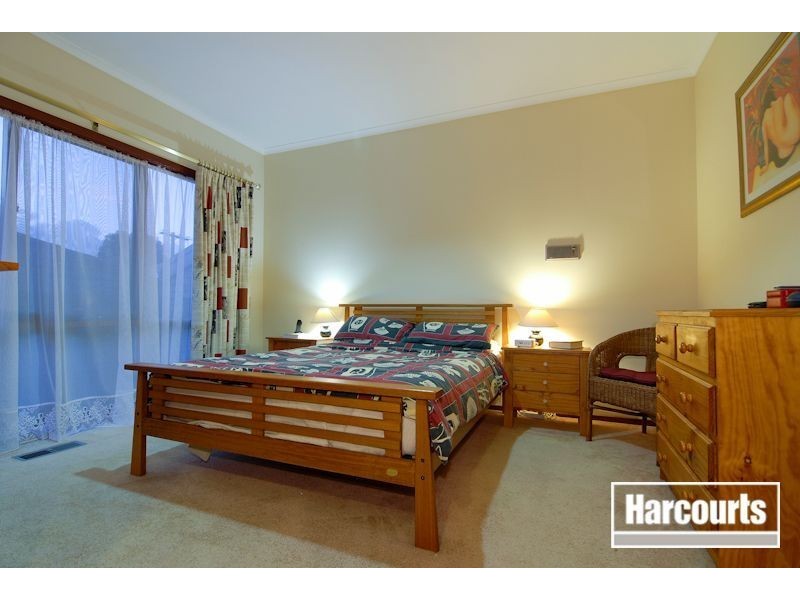 2 Pimmys Court, Skye VIC 3977