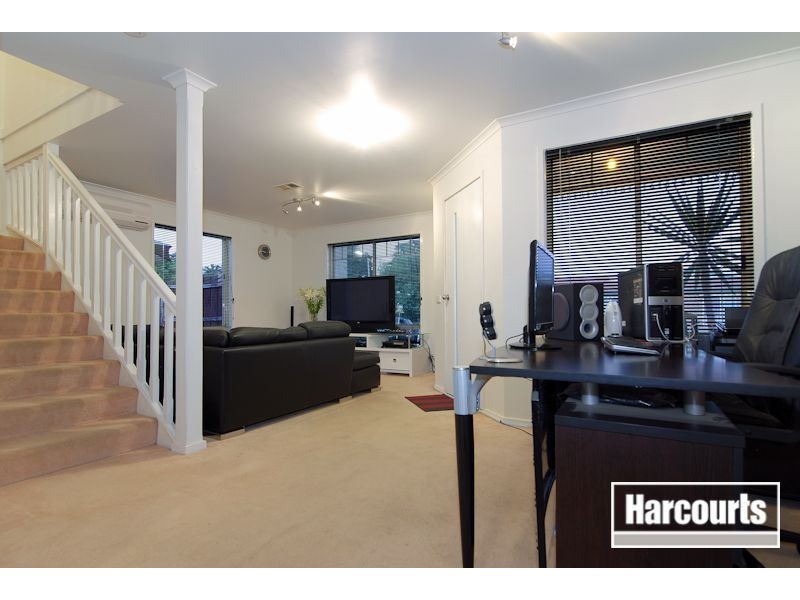 17 Rocklea Crescent, Skye VIC 3977