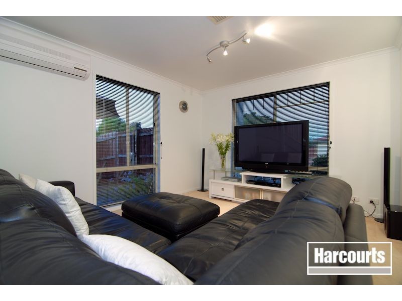 17 Rocklea Crescent, Skye VIC 3977