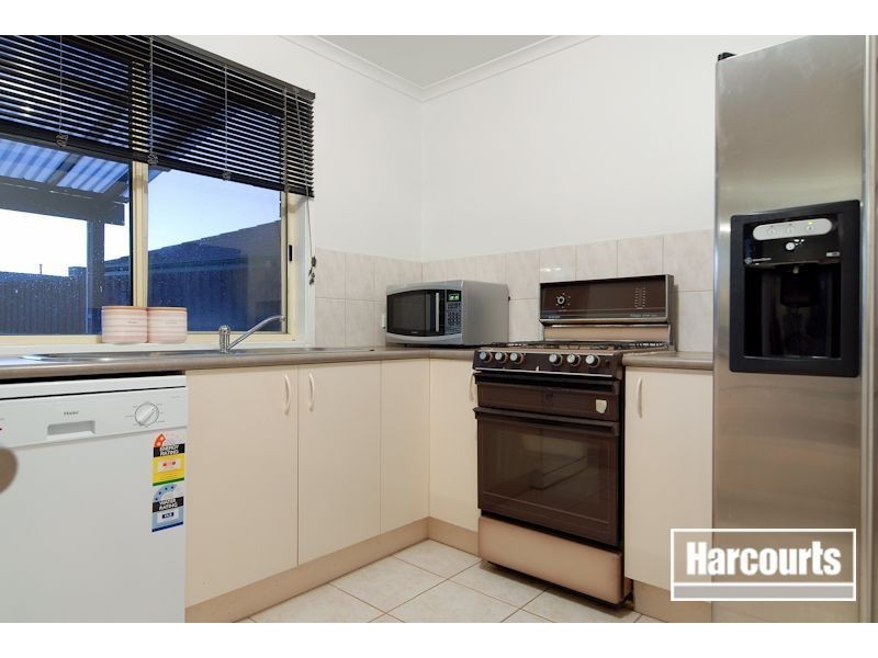17 Rocklea Crescent, Skye VIC 3977