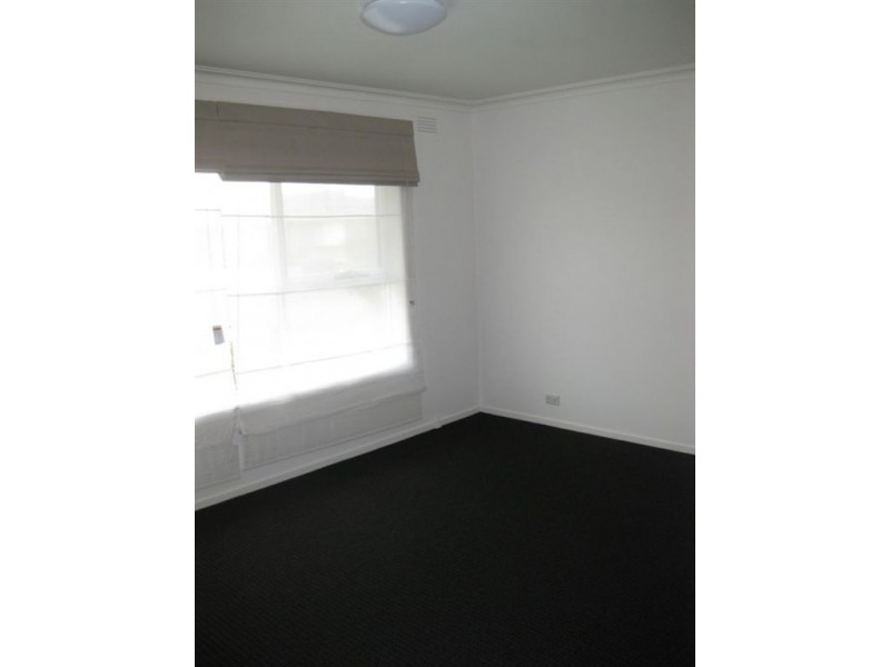 8 Selsey Street, Seaford VIC 3198