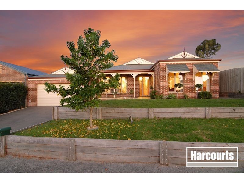 8 Windsor Grange Court, Skye VIC 3977