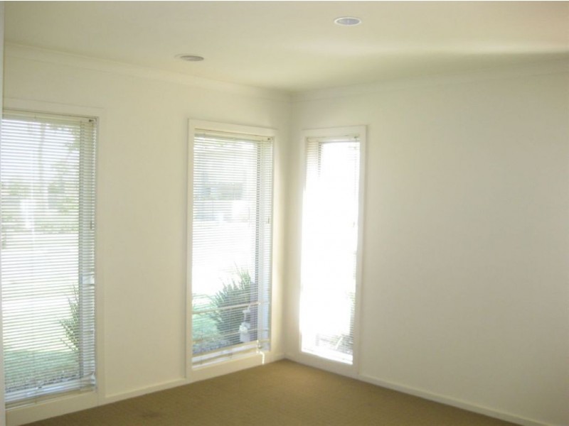 20 Lats Avenue, Carrum Downs VIC 3201