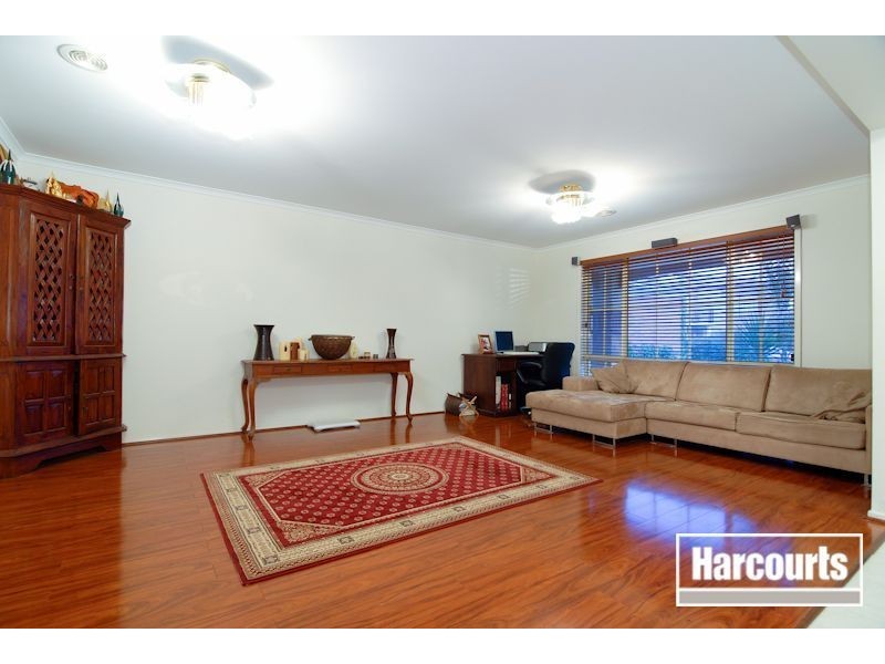 3 Glover Court, Skye VIC 3977