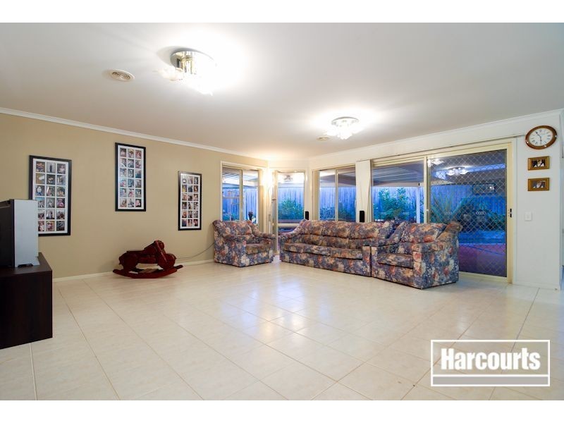 3 Glover Court, Skye VIC 3977