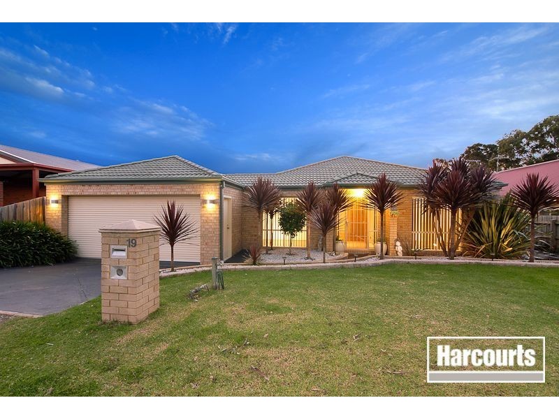 19 Hooper Drive, Skye VIC 3977