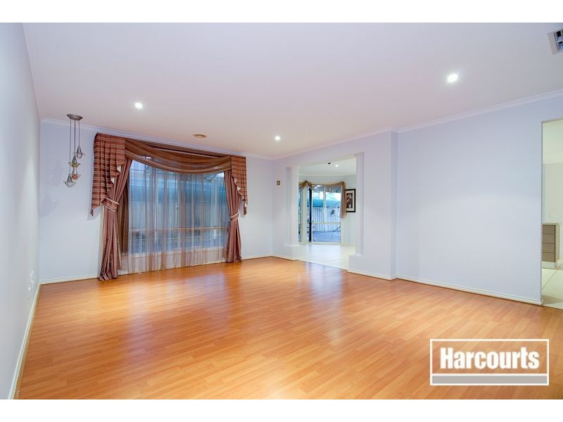19 Hooper Drive, Skye VIC 3977