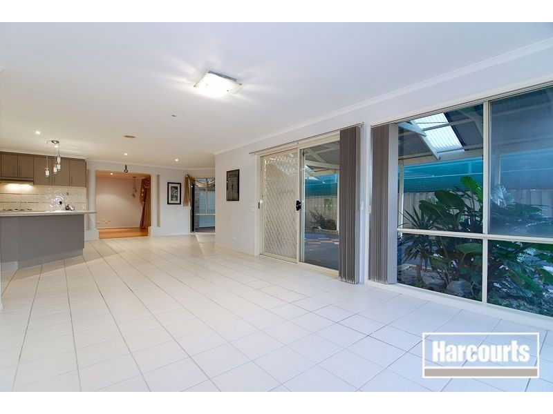 19 Hooper Drive, Skye VIC 3977
