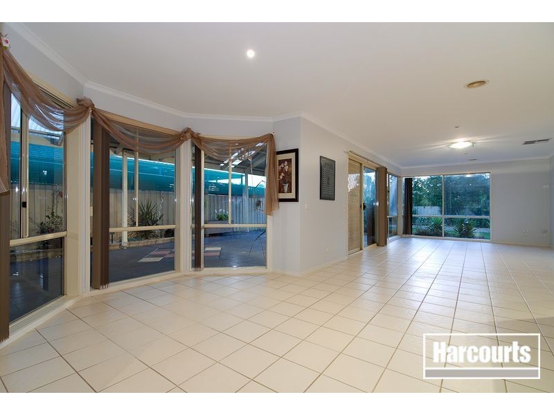 19 Hooper Drive, Skye VIC 3977
