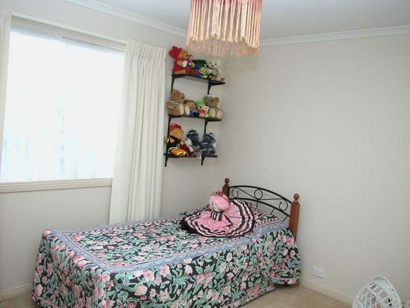 2/12 McGowan Drive, Skye VIC 3977