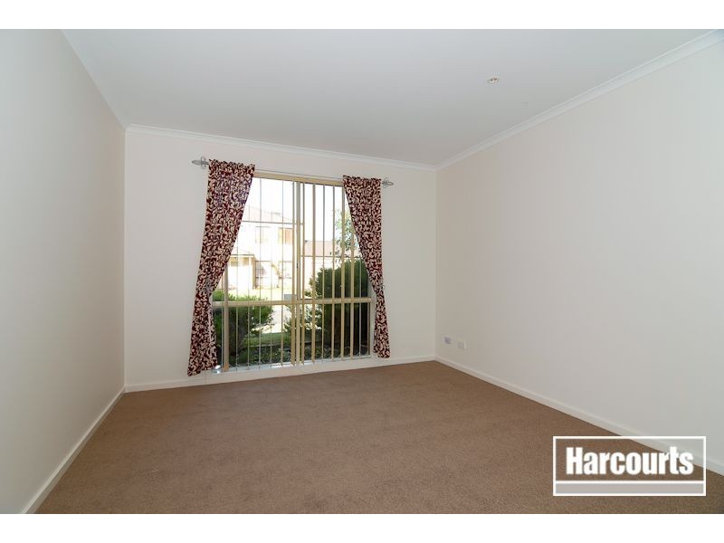 11 Rocklea Crescent, Skye VIC 3977