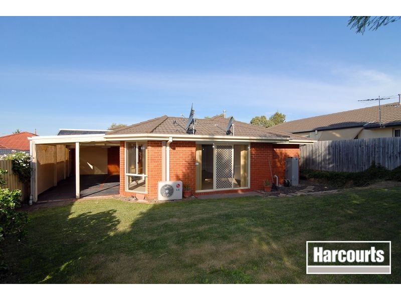 11 Rocklea Crescent, Skye VIC 3977