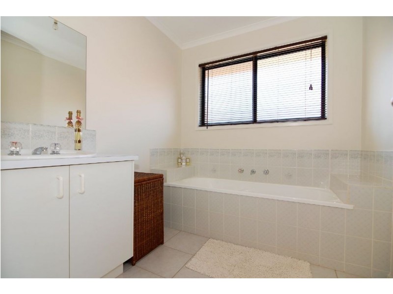 23 Redgum Avenue, Carrum Downs VIC 3201