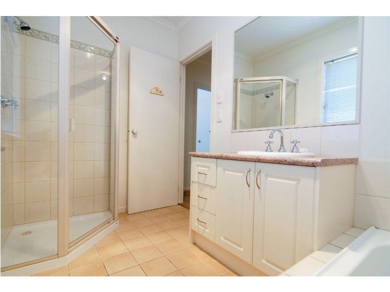 15 Clancy Crescent, Carrum Downs VIC 3201