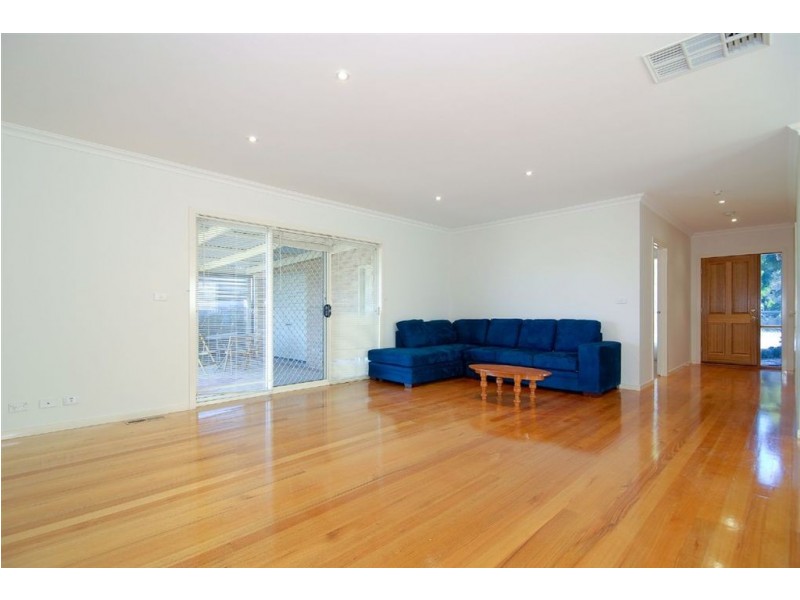 15 Clancy Crescent, Carrum Downs VIC 3201