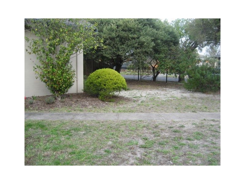 1 Selsey Street, Seaford VIC 3198