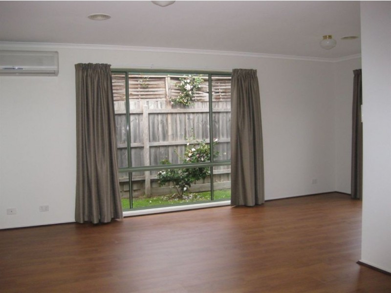 21 Rocklea Crescent, Skye VIC 3977