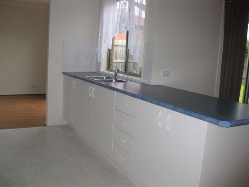 21 Rocklea Crescent, Skye VIC 3977