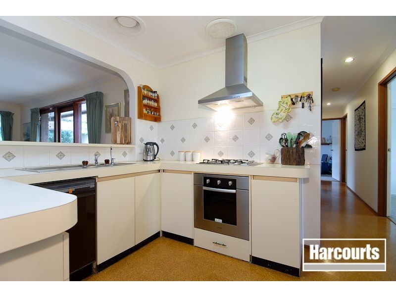 120 Lyrebird Drive, Carrum Downs VIC 3201