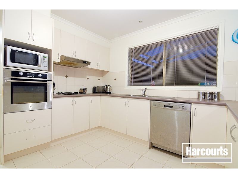 8 Jessica Place, Carrum Downs VIC 3201