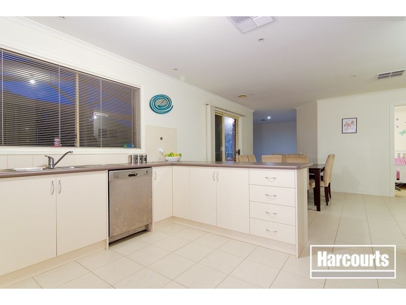 8 Jessica Place, Carrum Downs VIC 3201