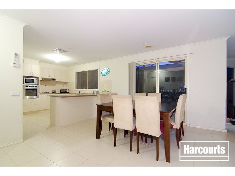 8 Jessica Place, Carrum Downs VIC 3201