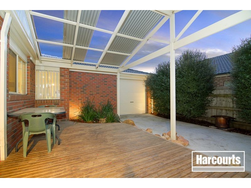 8 Jessica Place, Carrum Downs VIC 3201