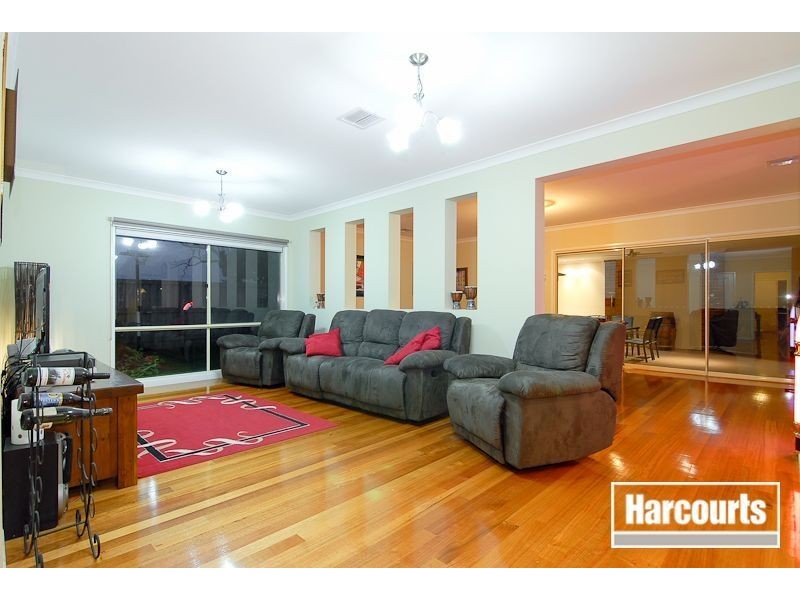 8 Balinga Drive, Skye VIC 3977