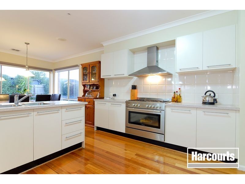 8 Balinga Drive, Skye VIC 3977