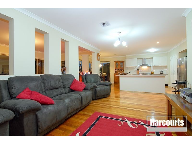 8 Balinga Drive, Skye VIC 3977