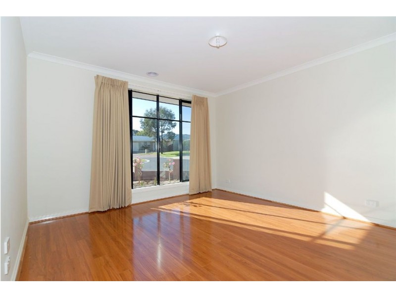 10 Halsbury Place, Skye VIC 3977