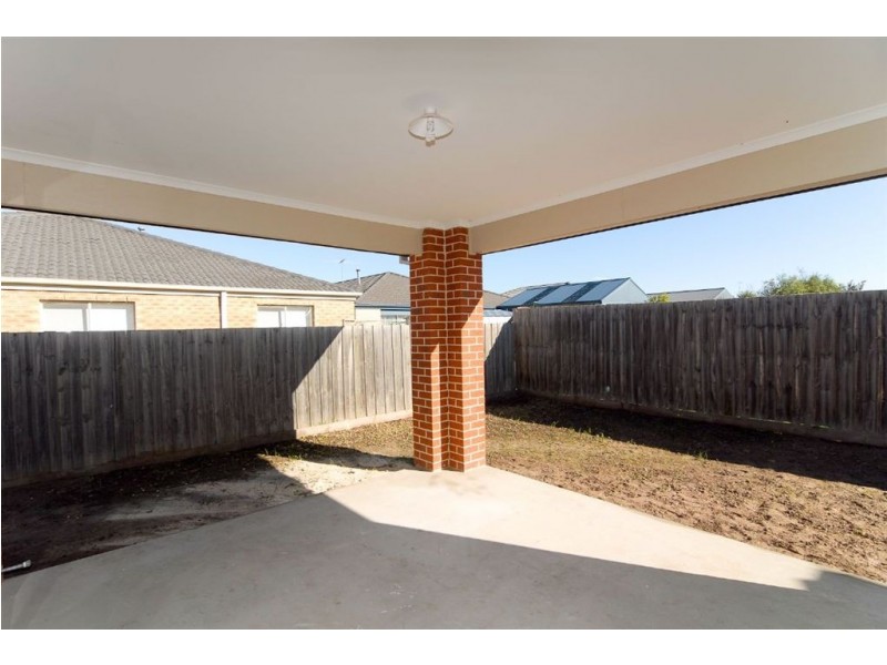 10 Halsbury Place, Skye VIC 3977