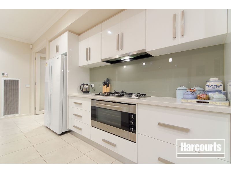 5 Aquamarine Crescent, Skye VIC 3977