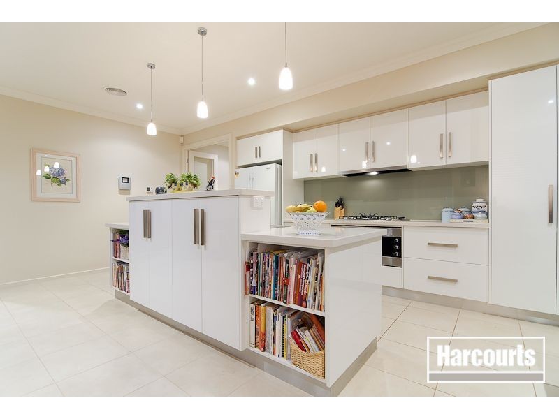 5 Aquamarine Crescent, Skye VIC 3977