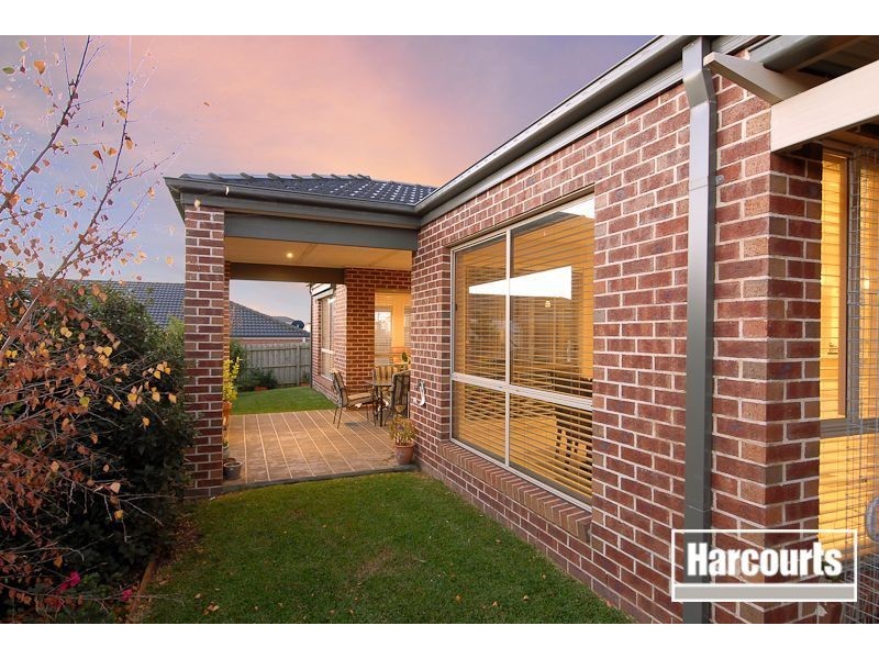 5 Aquamarine Crescent, Skye VIC 3977