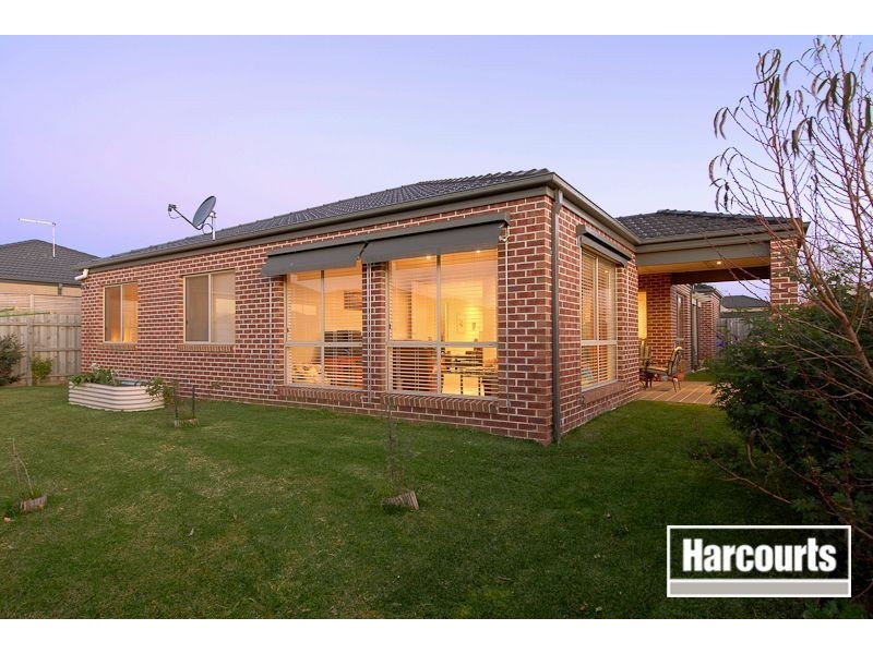 5 Aquamarine Crescent, Skye VIC 3977