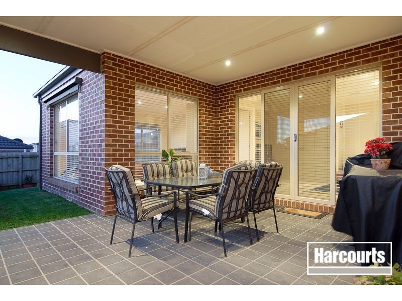 5 Aquamarine Crescent, Skye VIC 3977