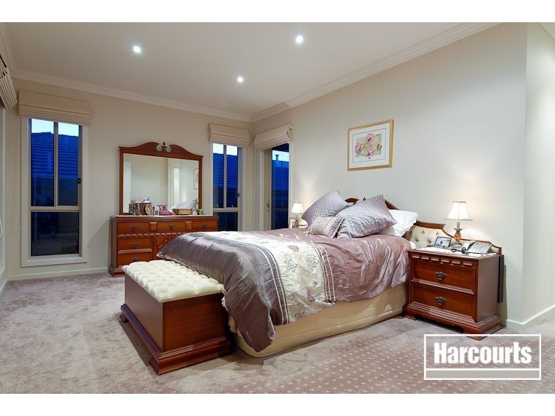 5 Aquamarine Crescent, Skye VIC 3977