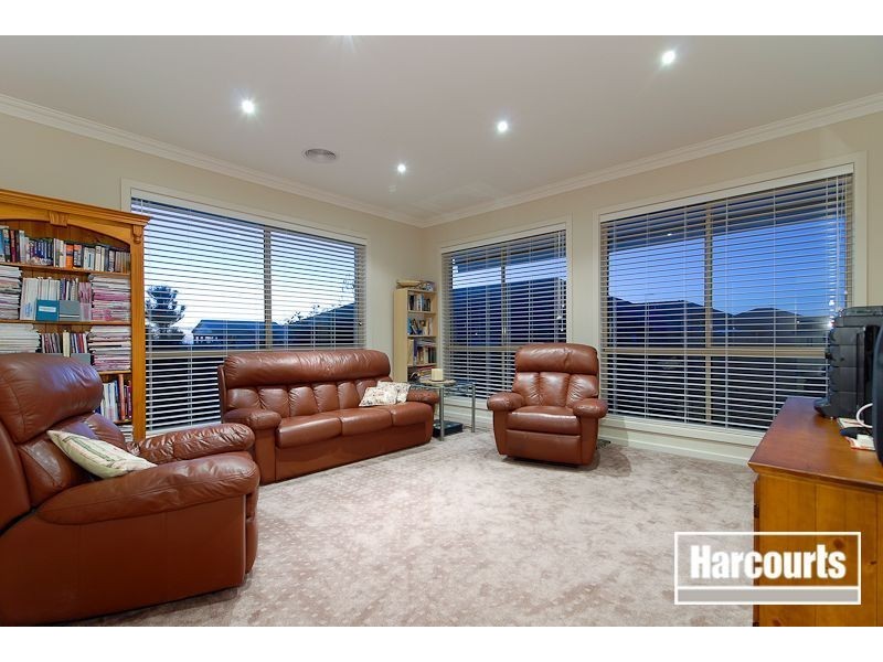 5 Aquamarine Crescent, Skye VIC 3977