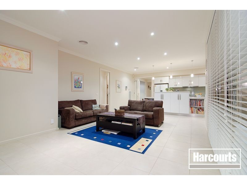 5 Aquamarine Crescent, Skye VIC 3977