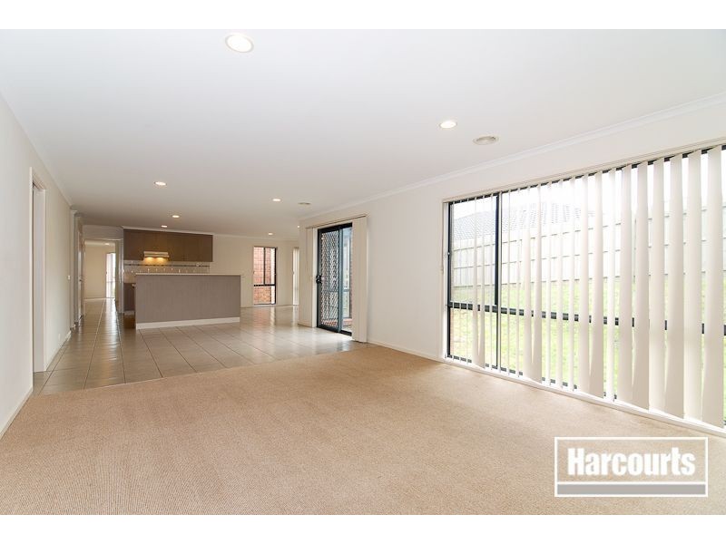 21 Emerald Rise, Skye VIC 3977