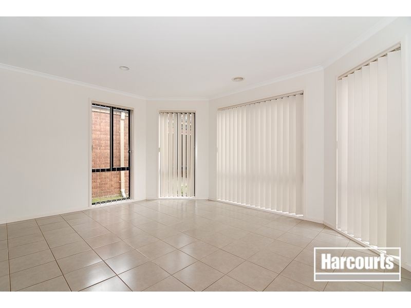 21 Emerald Rise, Skye VIC 3977