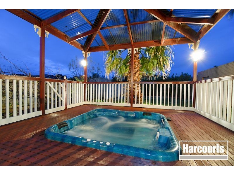 4 Shearwater Drive, Carrum Downs VIC 3201