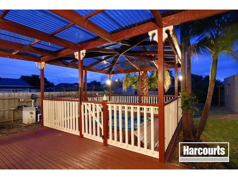 4 Shearwater Drive, Carrum Downs VIC 3201