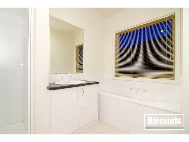 38 Lats Avenue, Carrum Downs VIC 3201