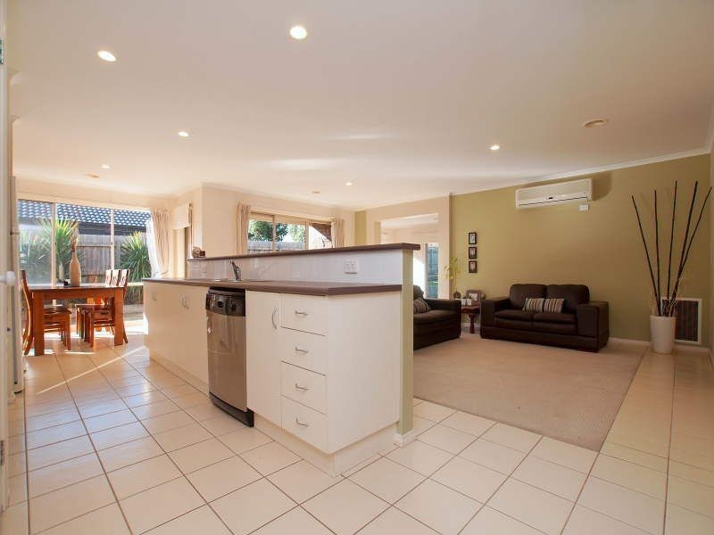 6 Arlene Drive, Skye VIC 3977