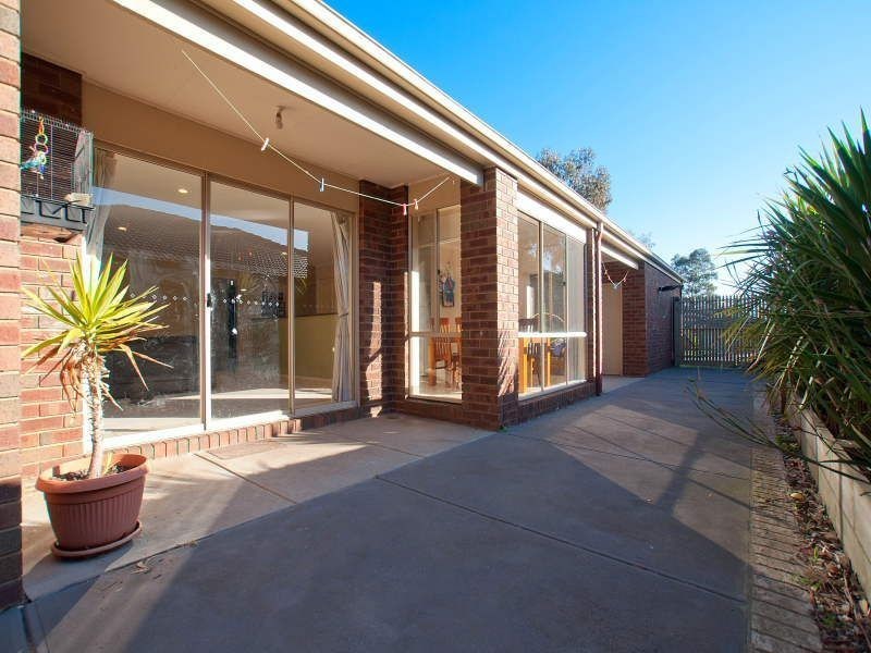 6 Arlene Drive, Skye VIC 3977